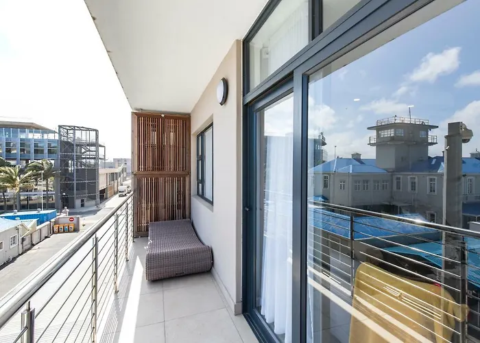 Stay At The Point - Harbour Heading Hideaway